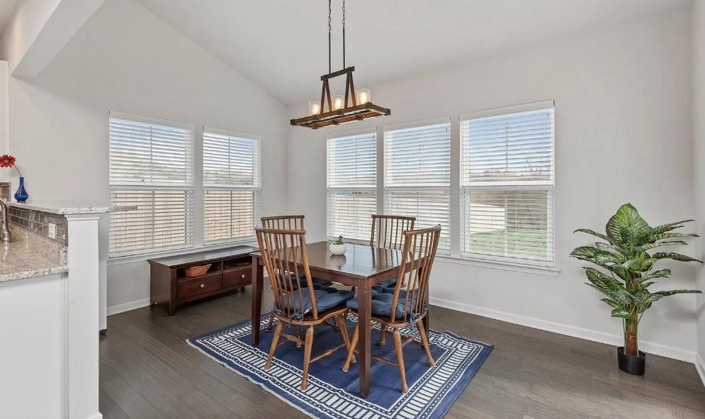 1729 Eastwick Ln - Photo 3 of 20