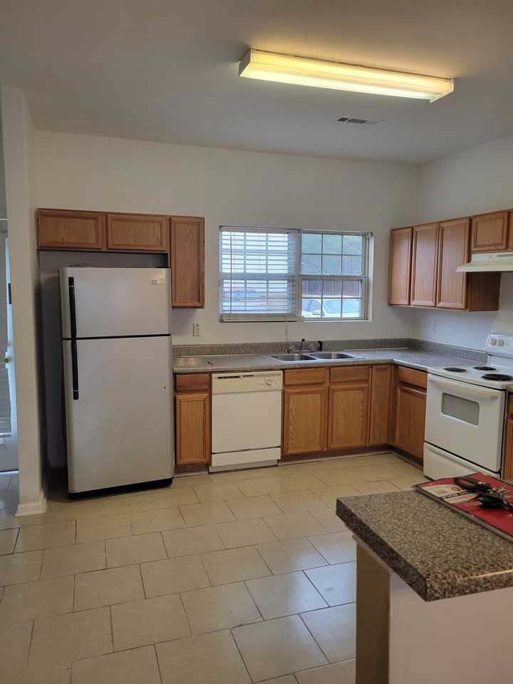 5150 Oakley Commons Blvd - Photo 4 of 11
