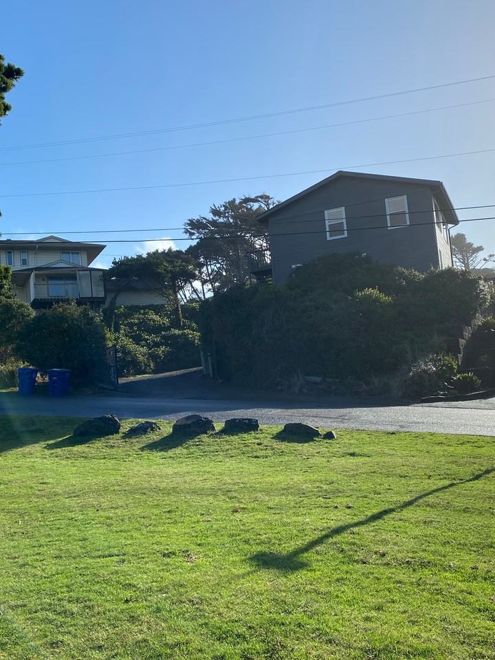 1140 Nw 12th St - Photo 5 of 20