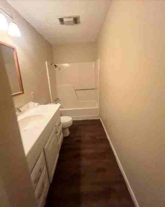 6002 Henderson Ave - Photo 3 of 5