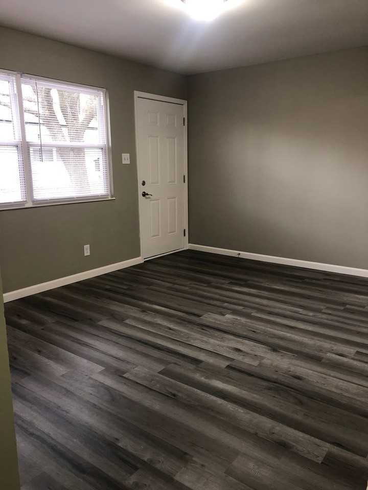 208 John St #B - Photo 6 of 12