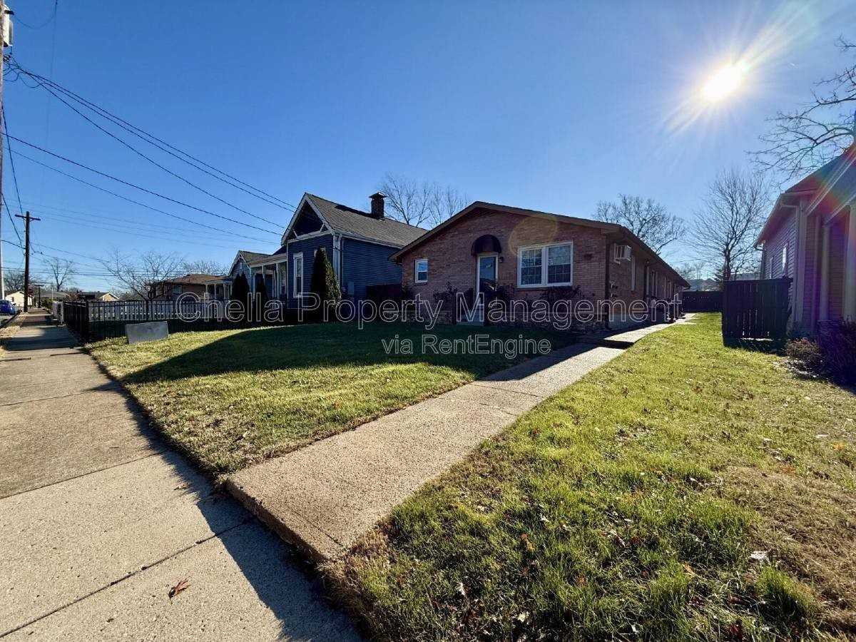 924 Boscobel St - Photo 2 of 10