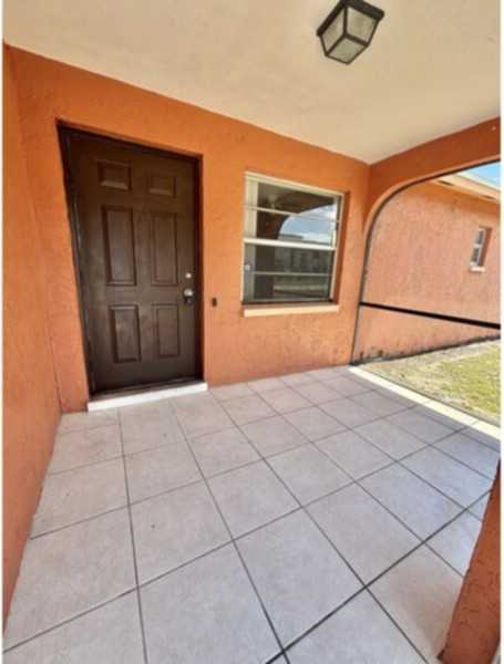 3729 Se 12th Ave - Photo 3 of 29
