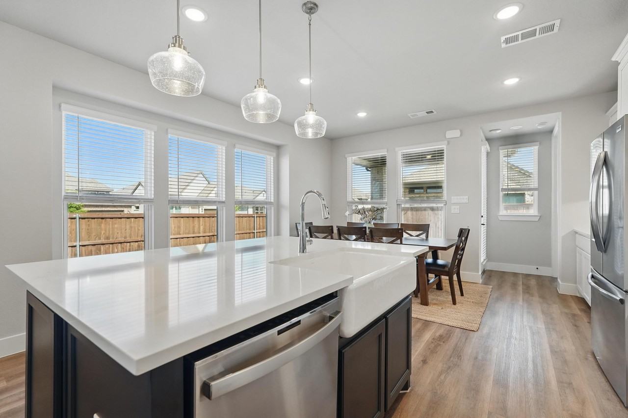 3003 Wind Knot Way - Photo 4 of 25