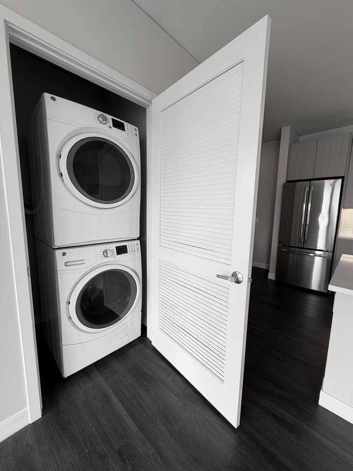 901 W Adams St #1801 - Photo 4 of 9