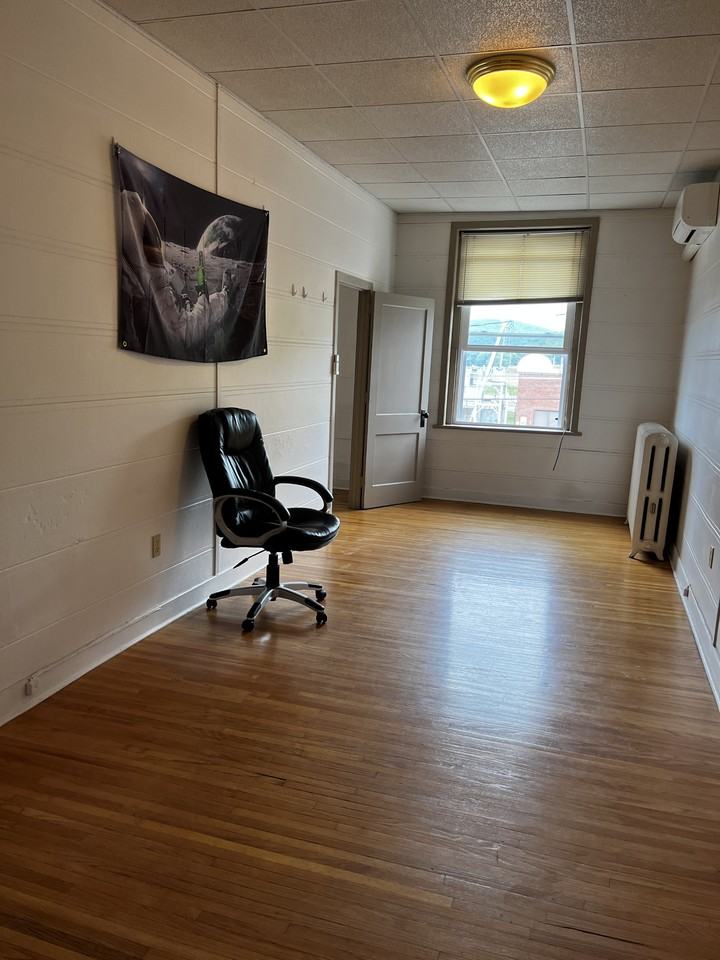 501 Mill St #202 - Photo 4 of 5