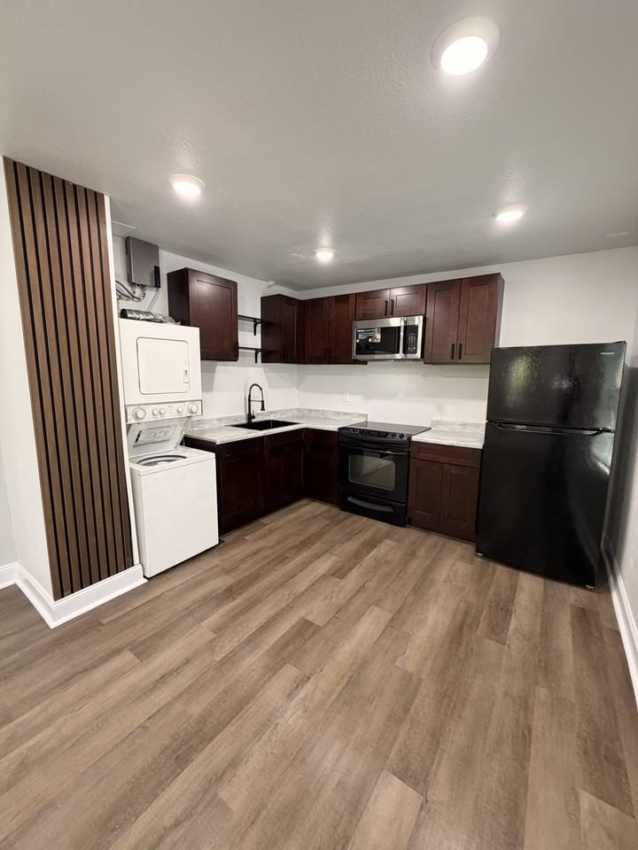 1538 Ella St #1 - Photo 2 of 10