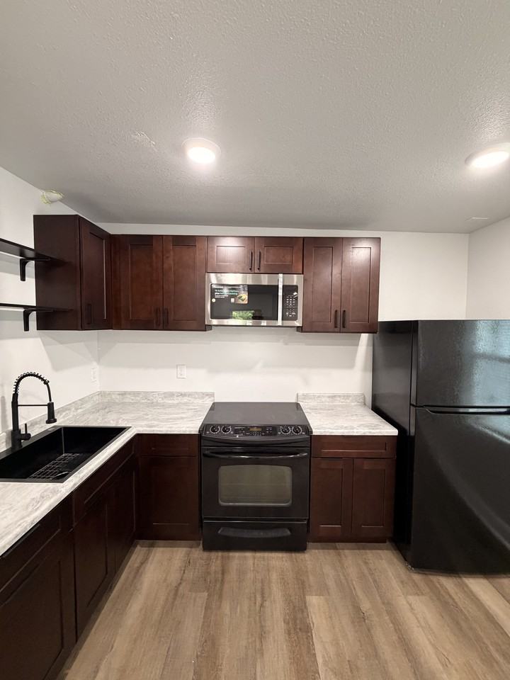 1538 Ella St #1 - Photo 4 of 10