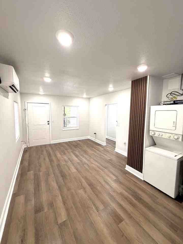1538 Ella St #1 - Photo 5 of 10