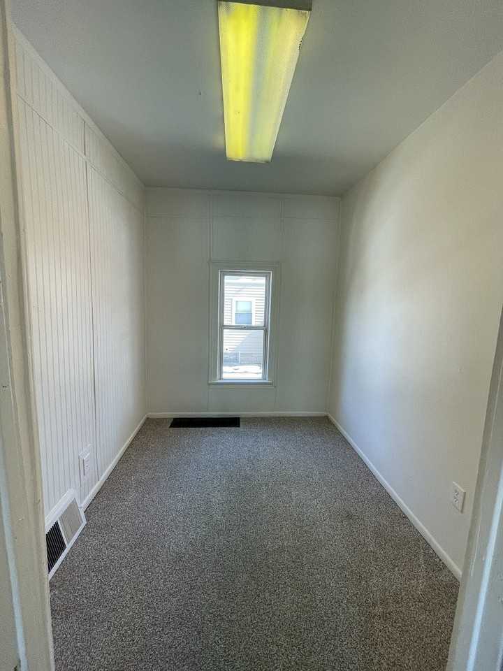 521 W North St #NA - Photo 5 of 10