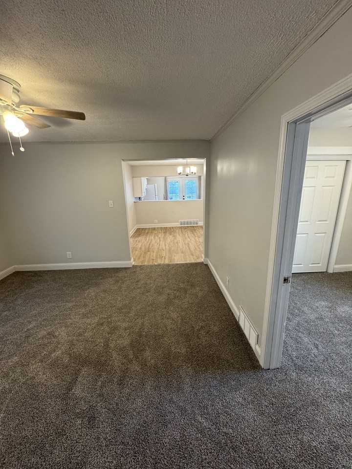 1315 N Iowa Ave #NA - Photo 4 of 9