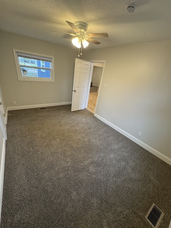 1315 N Iowa Ave #NA - Photo 5 of 9