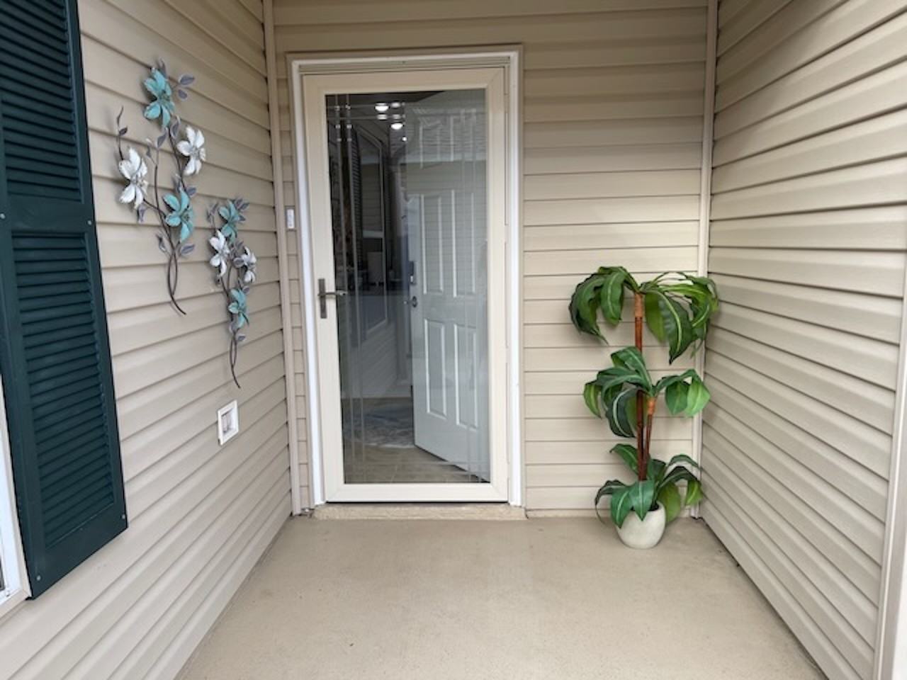 1468 Rosedale Way #NA - Photo 4 of 37