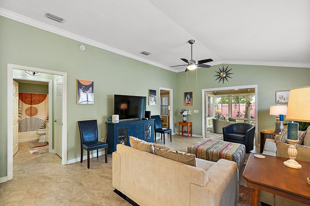 1468 Rosedale Way #NA - Photo 6 of 37