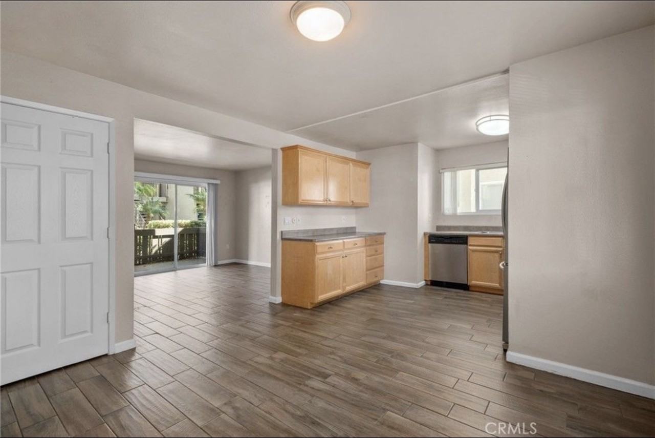 2536 White Oak Pl #NA - Photo 3 of 18