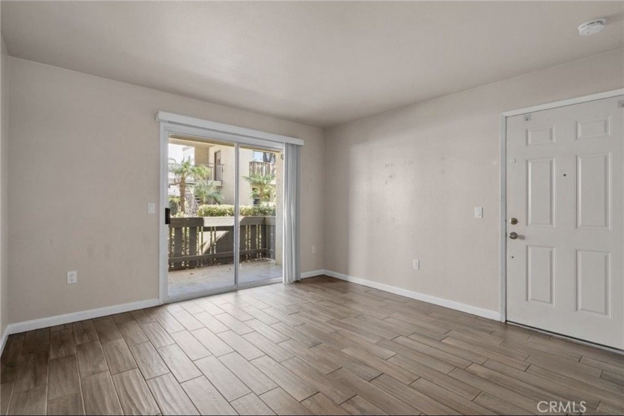 2536 White Oak Pl #NA - Photo 4 of 18