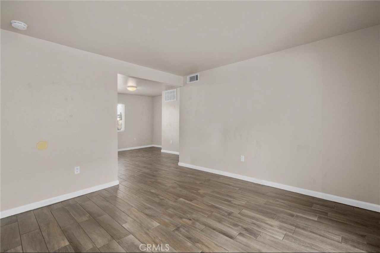 2536 White Oak Pl #NA - Photo 5 of 18