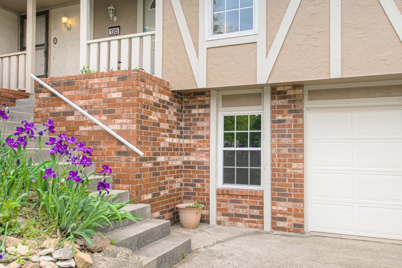 1303 La Chateau Dr #1303 - Photo 5 of 19