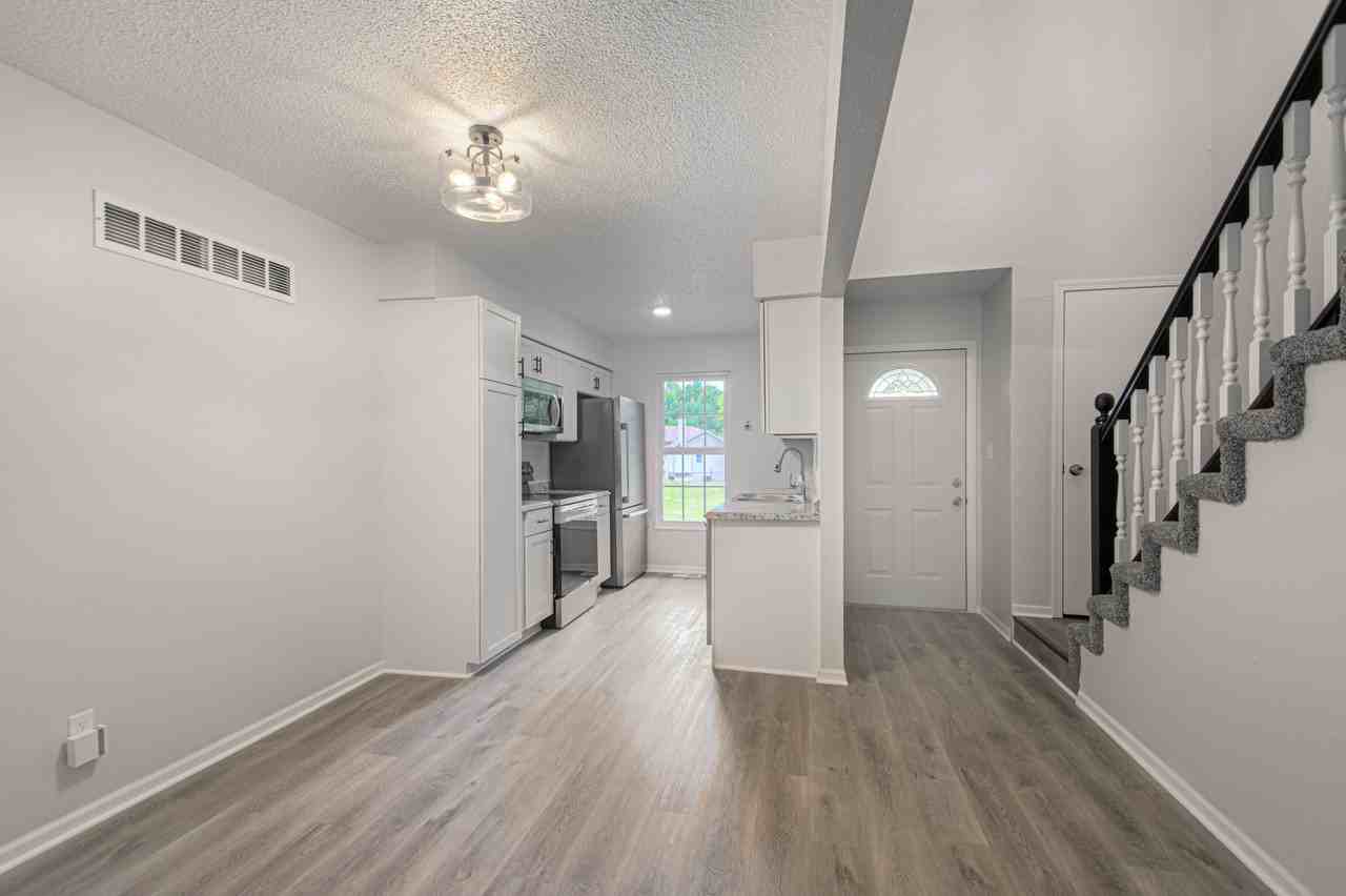 1303 La Chateau Dr #1303 - Photo 7 of 19