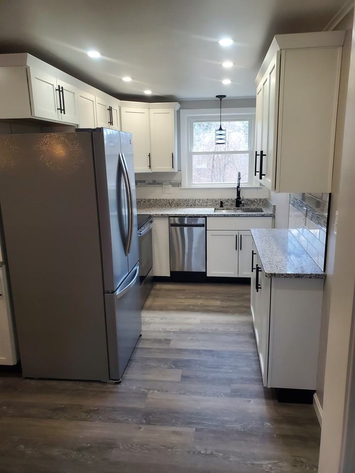 40 Louise Dr #3 - Photo 5 of 17
