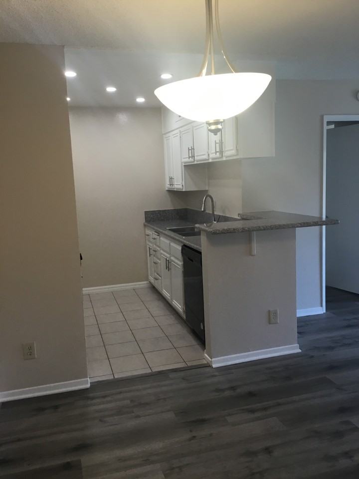428 Hawthorne St #NA - Photo 6 of 23