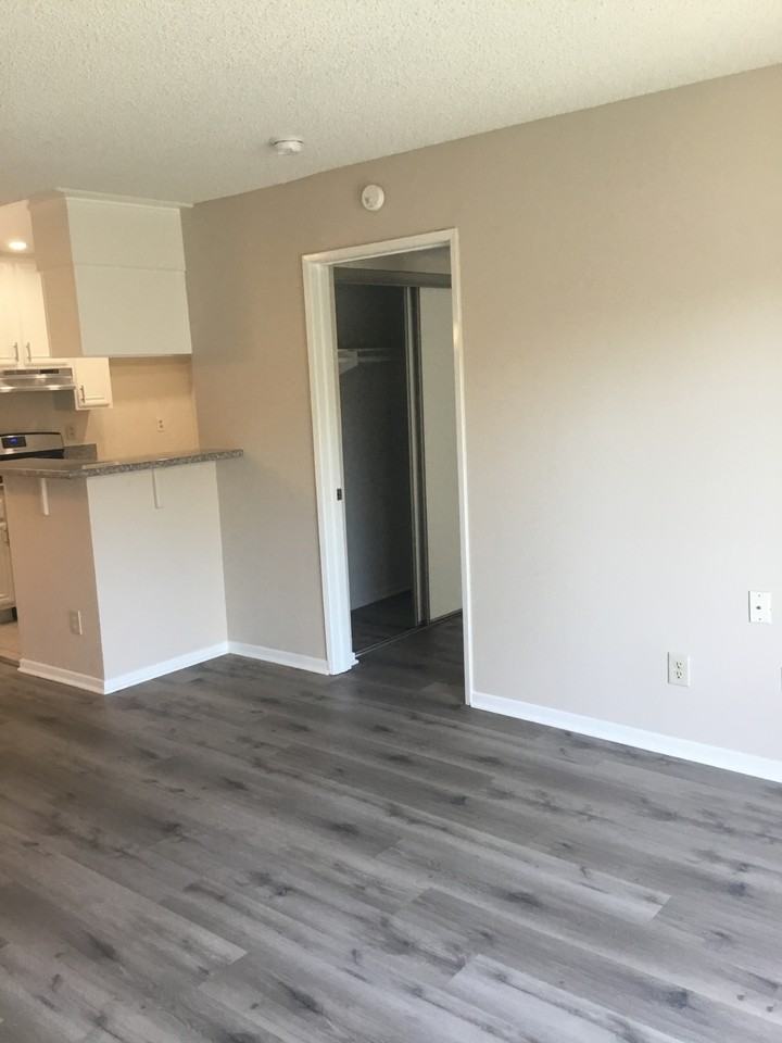 428 Hawthorne St #NA - Photo 7 of 23