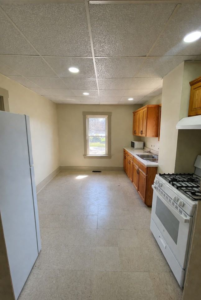 468 Whitestown Rd #A - Photo 3 of 21