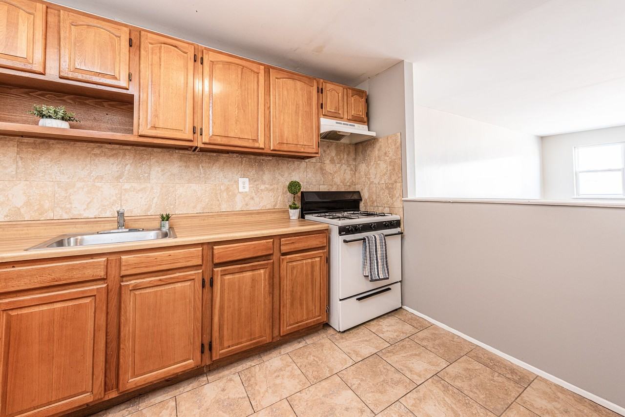 204 Cleveland St #8 - Photo 2 of 20