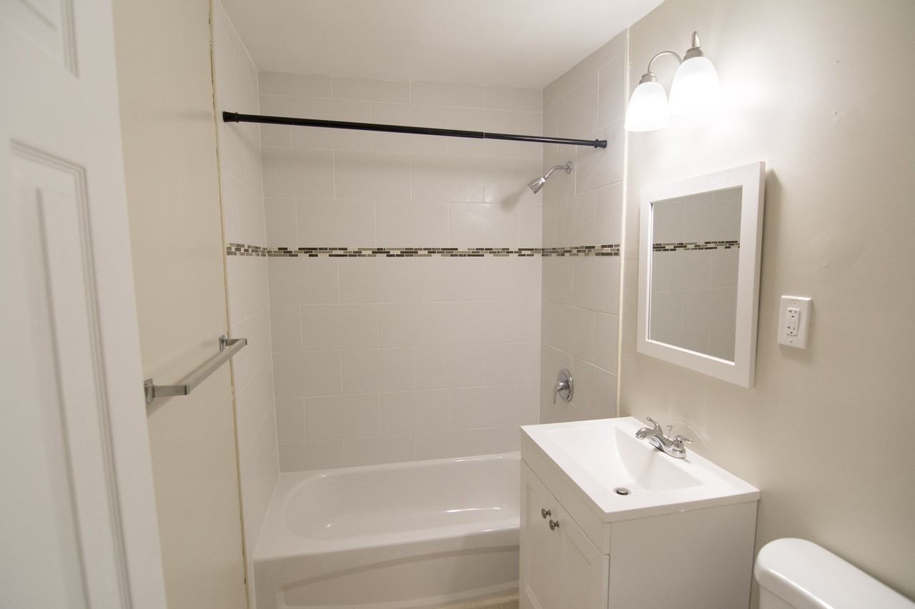 204 Cleveland St #8 - Photo 4 of 20