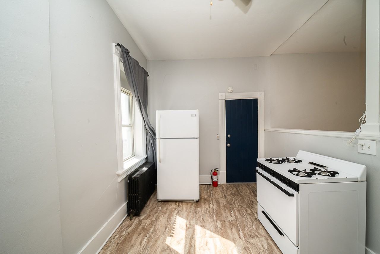 578 N Main St #A - Photo 3 of 10