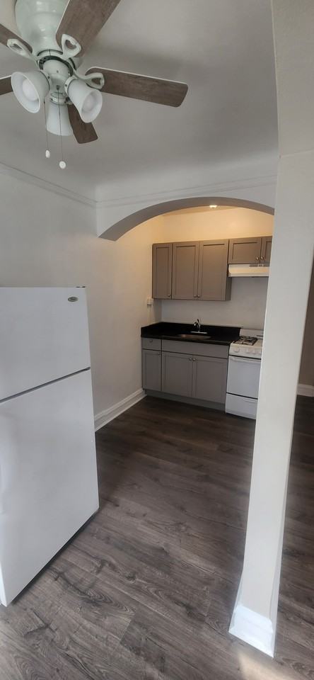 317 S Oak Park Ave #404 - Photo 7 of 16