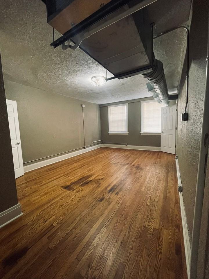 Jones Anderson Apartments - Photo 2 of 19
