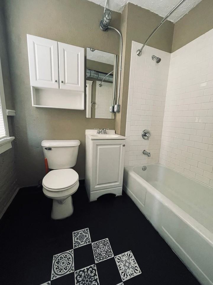 Jones Anderson Apartments - Photo 5 of 19