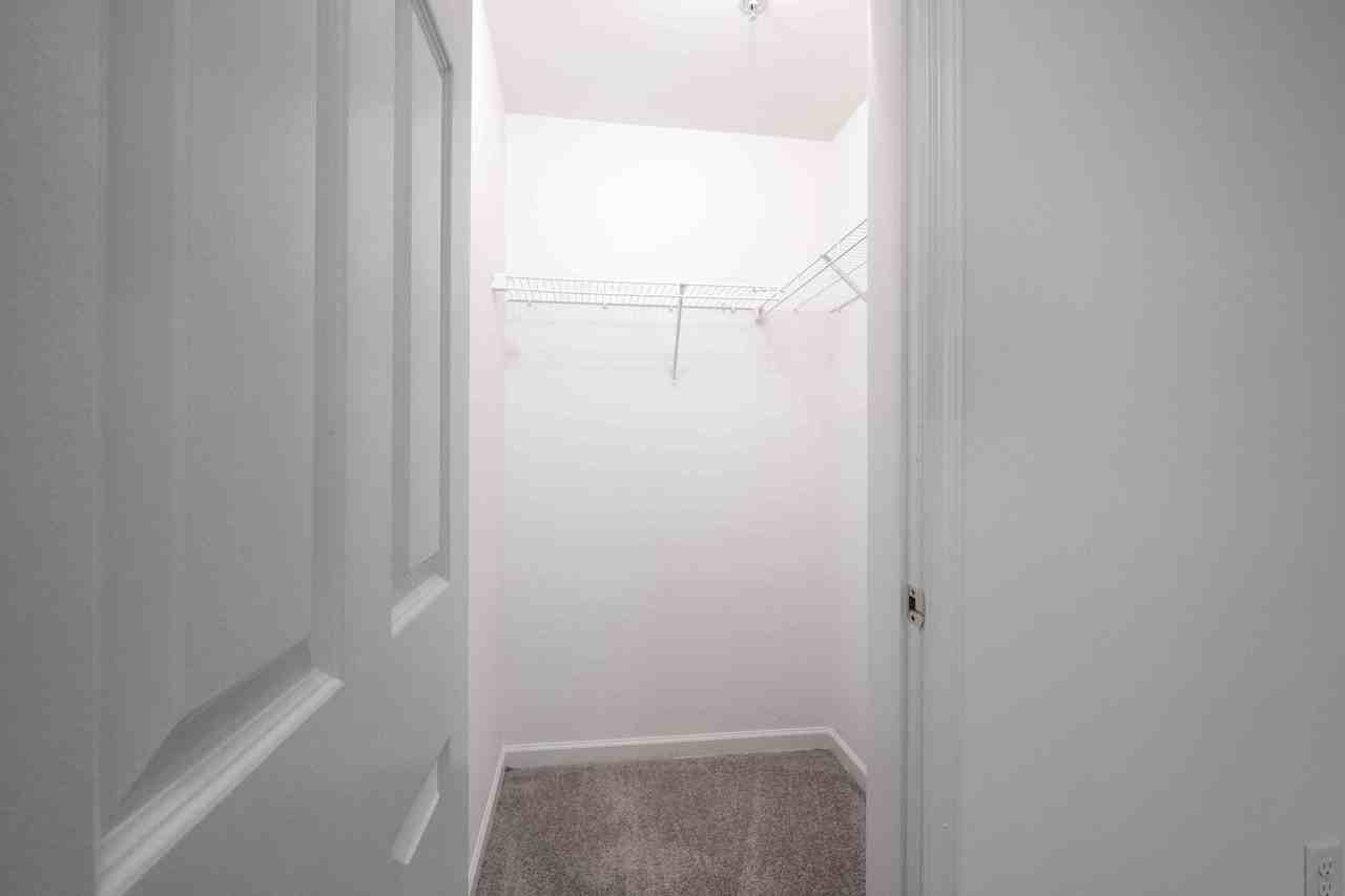 371 College Manor Ave - Photo 6 of 11