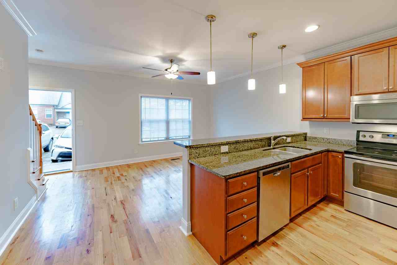 3228 Weeks Horizon Place Northeast - Photo 5 of 10