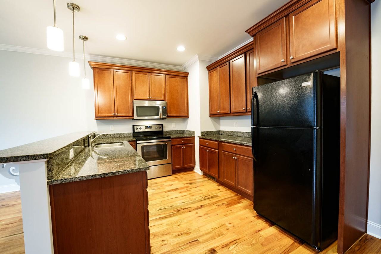 3228 Weeks Horizon Place Northeast - Photo 4 of 10