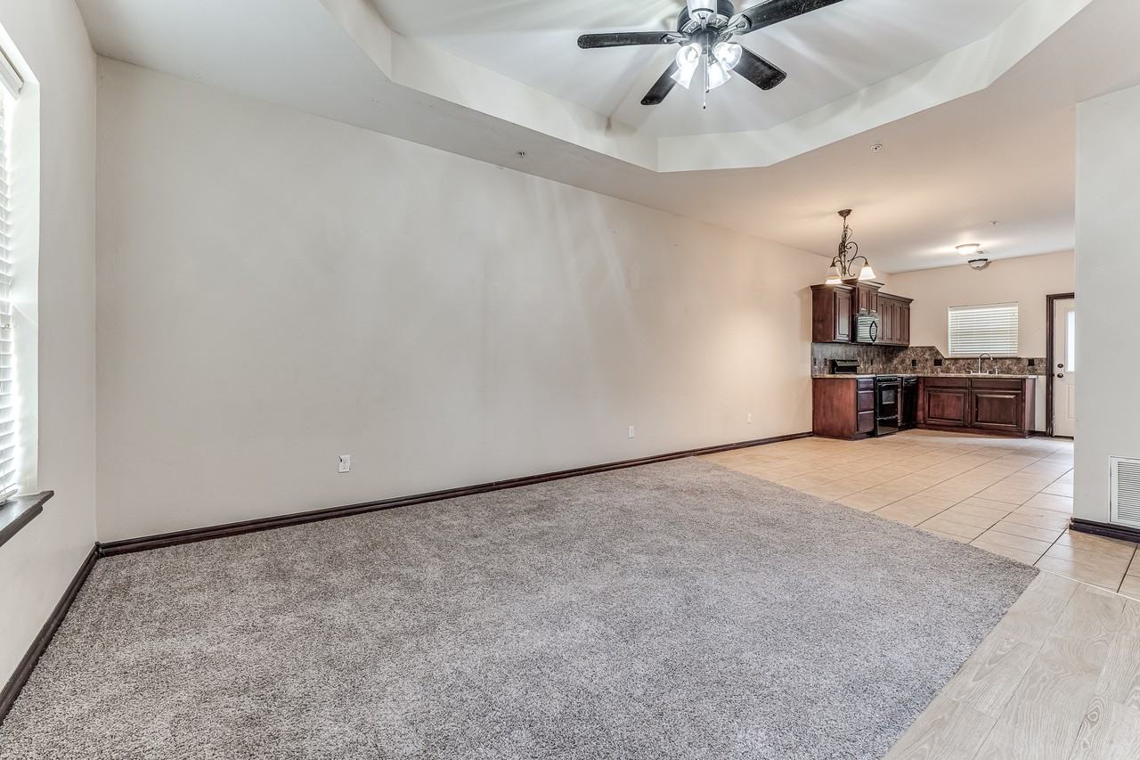 2226 W Utah Ave #NA - Photo 2 of 32