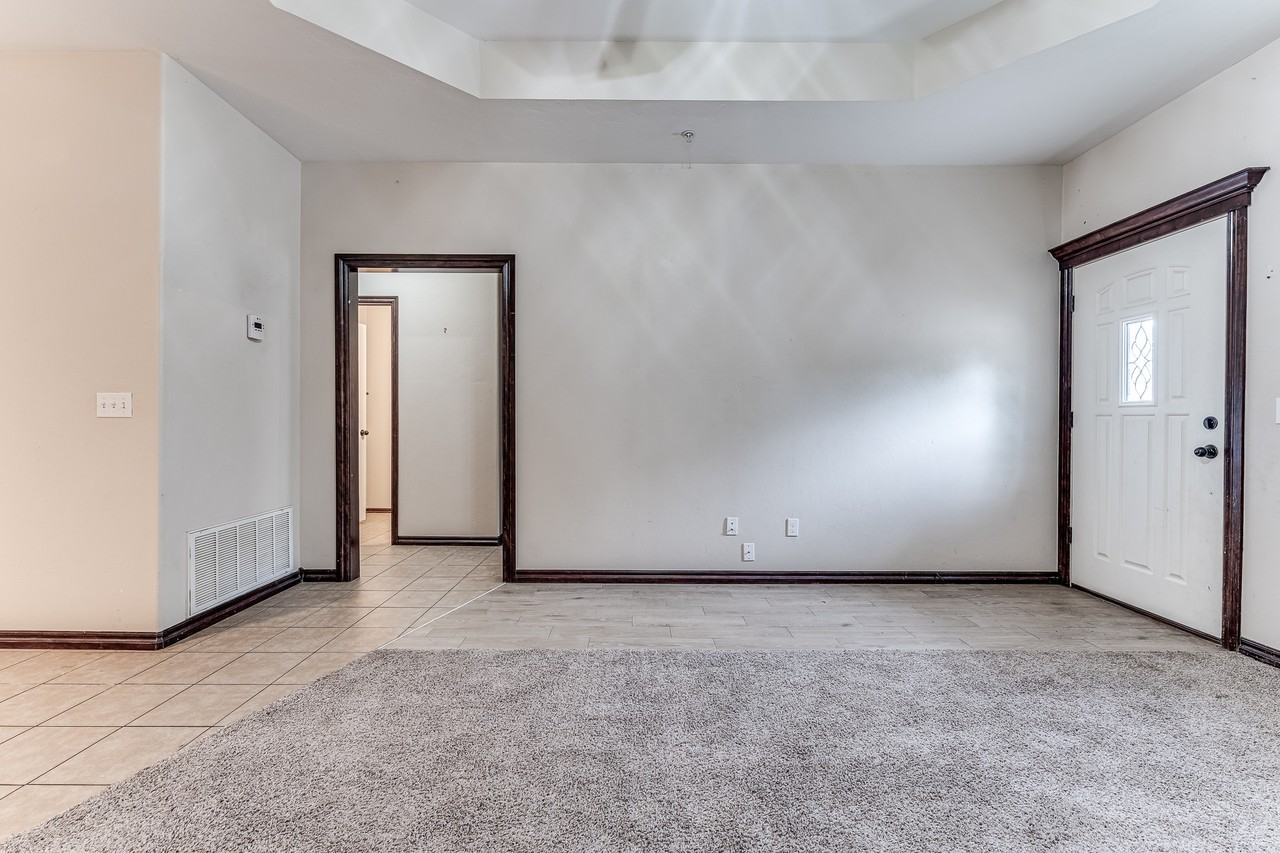 2226 W Utah Ave #NA - Photo 4 of 32