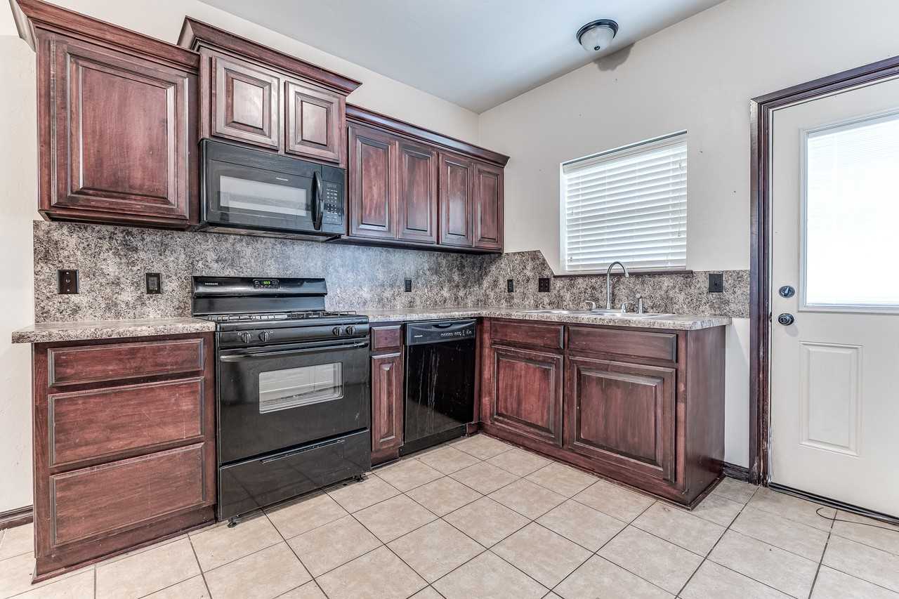 2226 W Utah Ave #NA - Photo 6 of 32