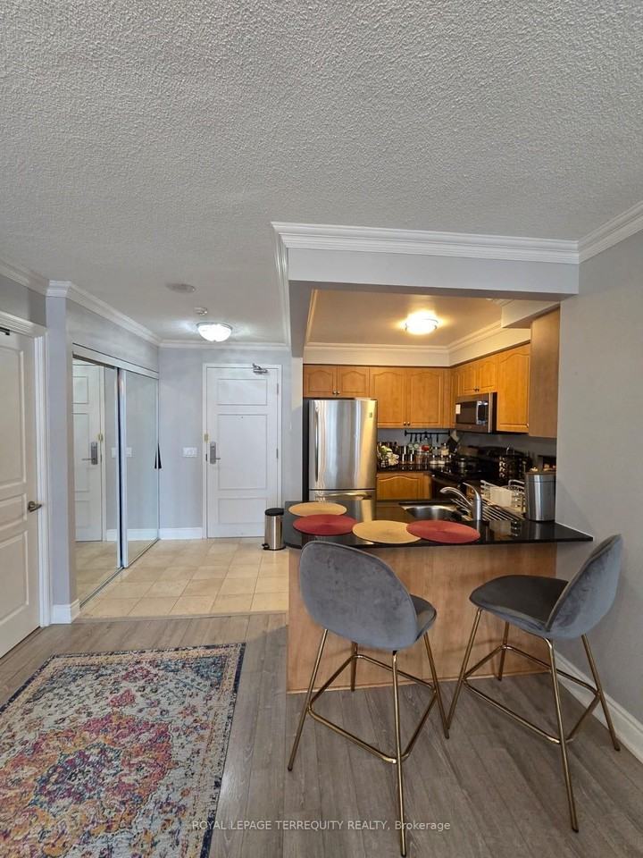 350 Red Maple Road #906 - Photo 2 of 11