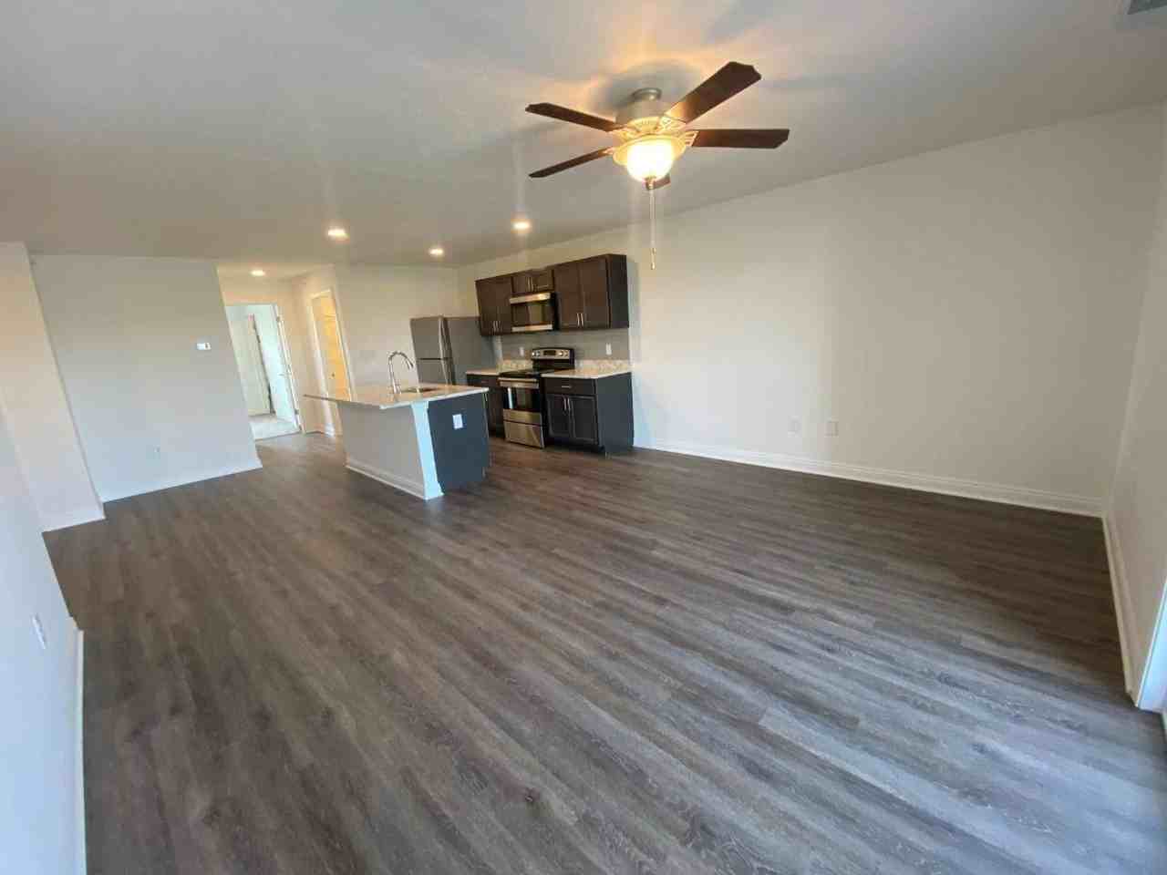 Amelia Place Apartments - Photo 4 of 37