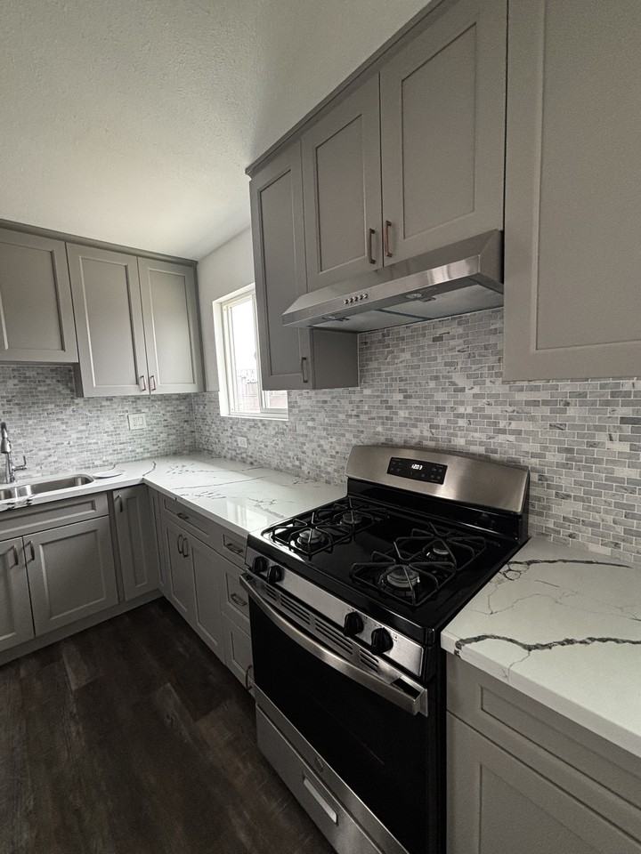 1674 West 36th Street #4 - Photo 2 of 16
