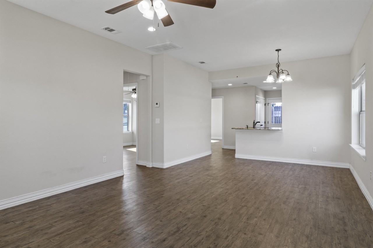 901 N Barrett Ave #1 - Photo 4 of 16
