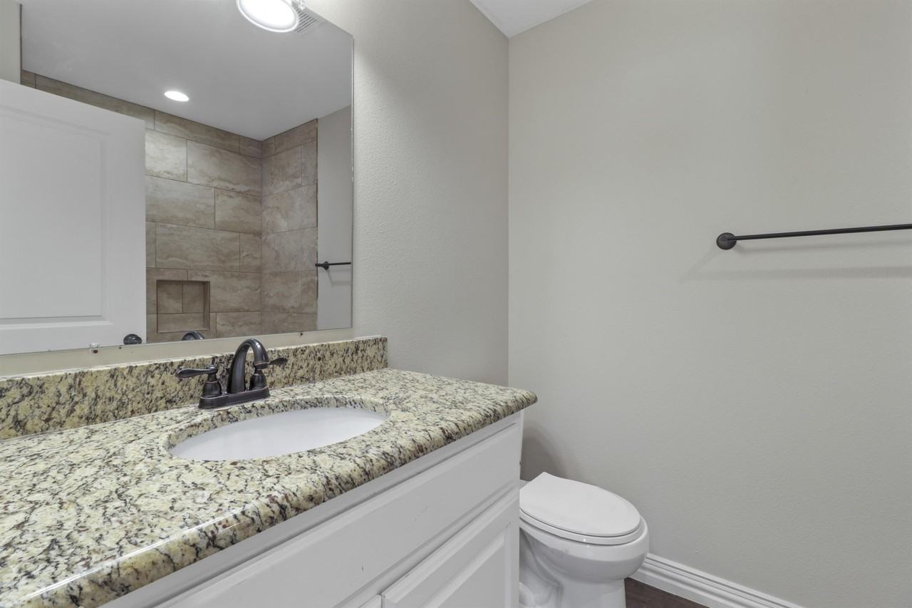 901 N Barrett Ave #1 - Photo 7 of 16