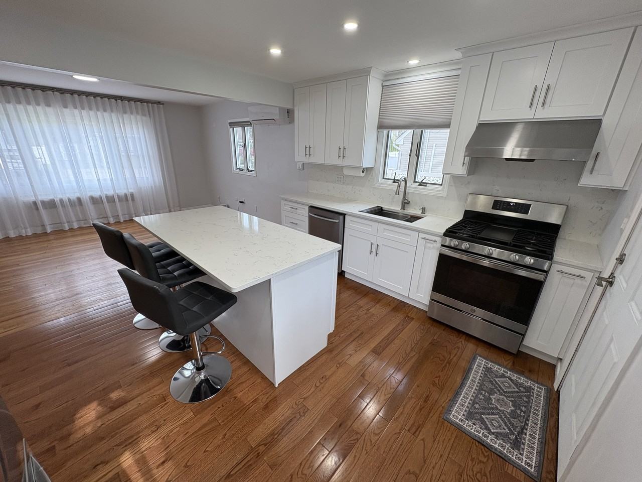 37 Bainbridge Avenue - Photo 2 of 7