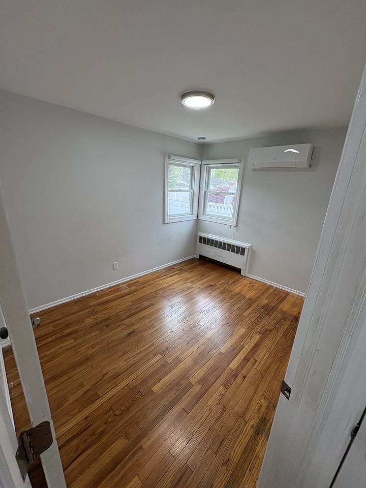 37 Bainbridge Avenue - Photo 5 of 7
