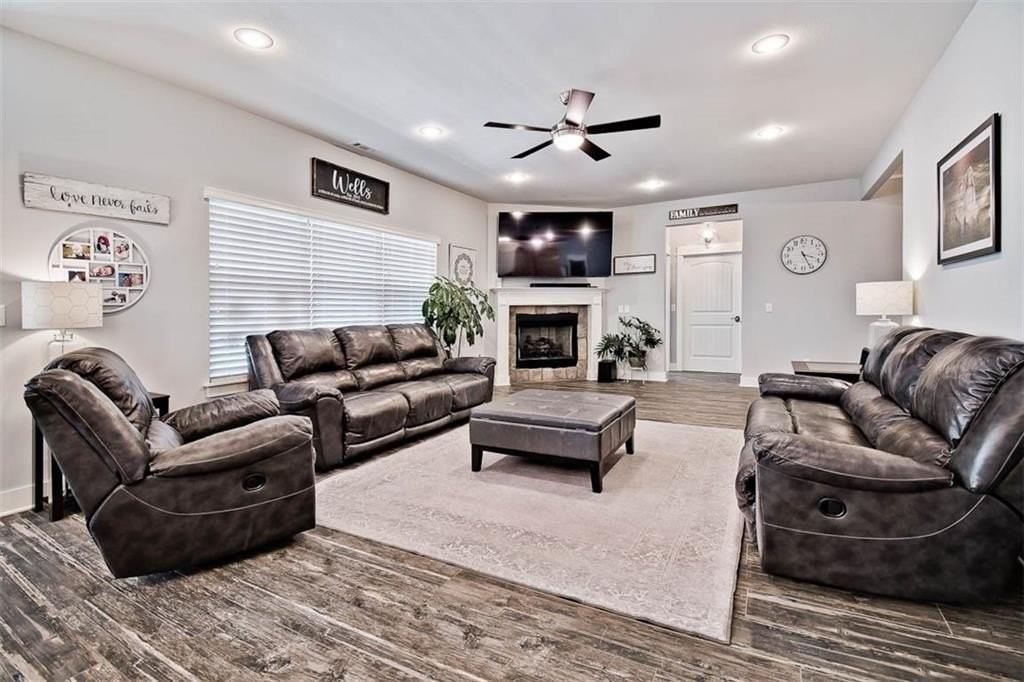 10125 Rain Drop Ln - Photo 6 of 37