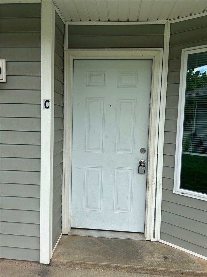 409 Park St #C - Photo 2 of 10
