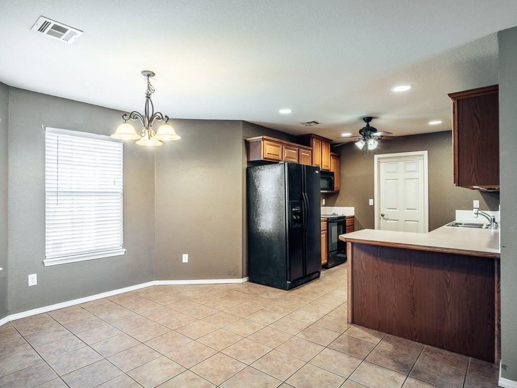 440 Spicewood Trl - Photo 6 of 24