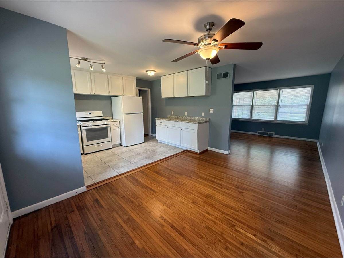 4511 E 45th St #1 - Photo 6 of 18